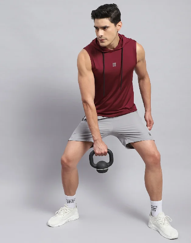 Men Maroon Solid Round Neck Sleeveless T-Shirt