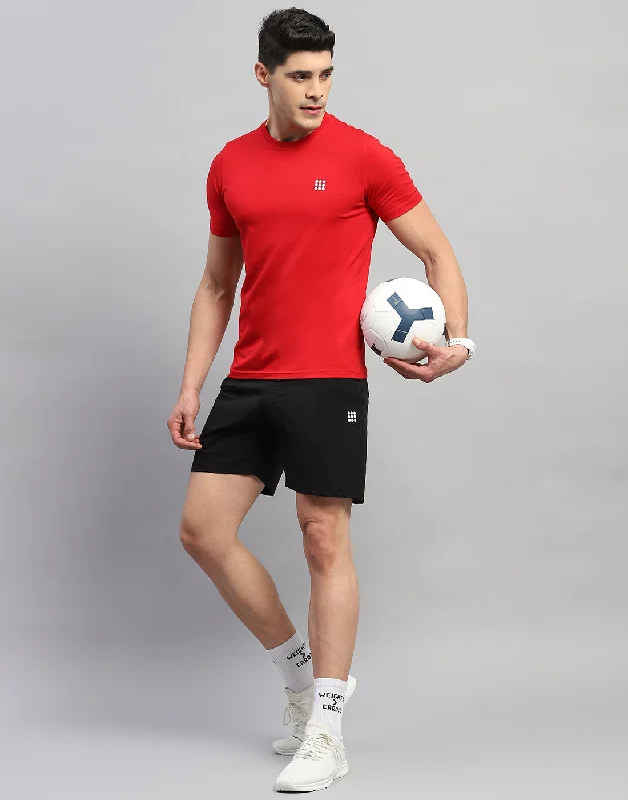 Men Red Solid Round Neck Half Sleeve T-Shirt