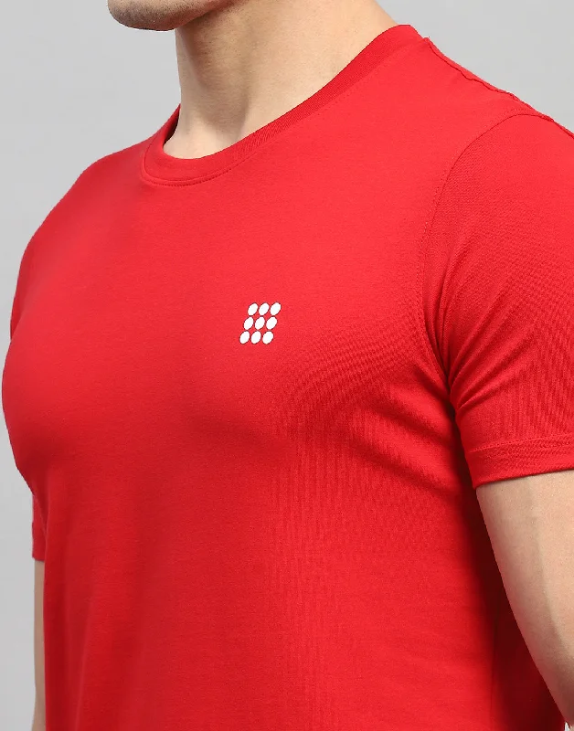 Men Red Solid Round Neck Half Sleeve T-Shirt