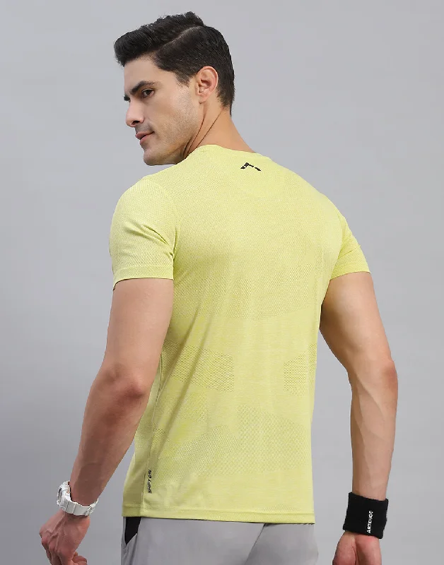 Men Yellow Self Design Round Neck Half Sleeve T-Shirt